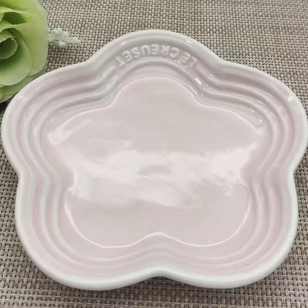 Le Creuset Stoneware Flower Petal Scalloped Trinket Dish Plate Tray